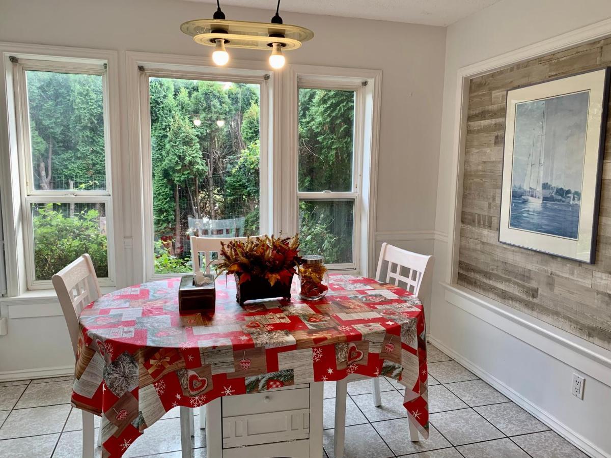 One Bedroom Queen Bed Sharing Washroom In Tiger Sweet House License## Richmond Exterior foto