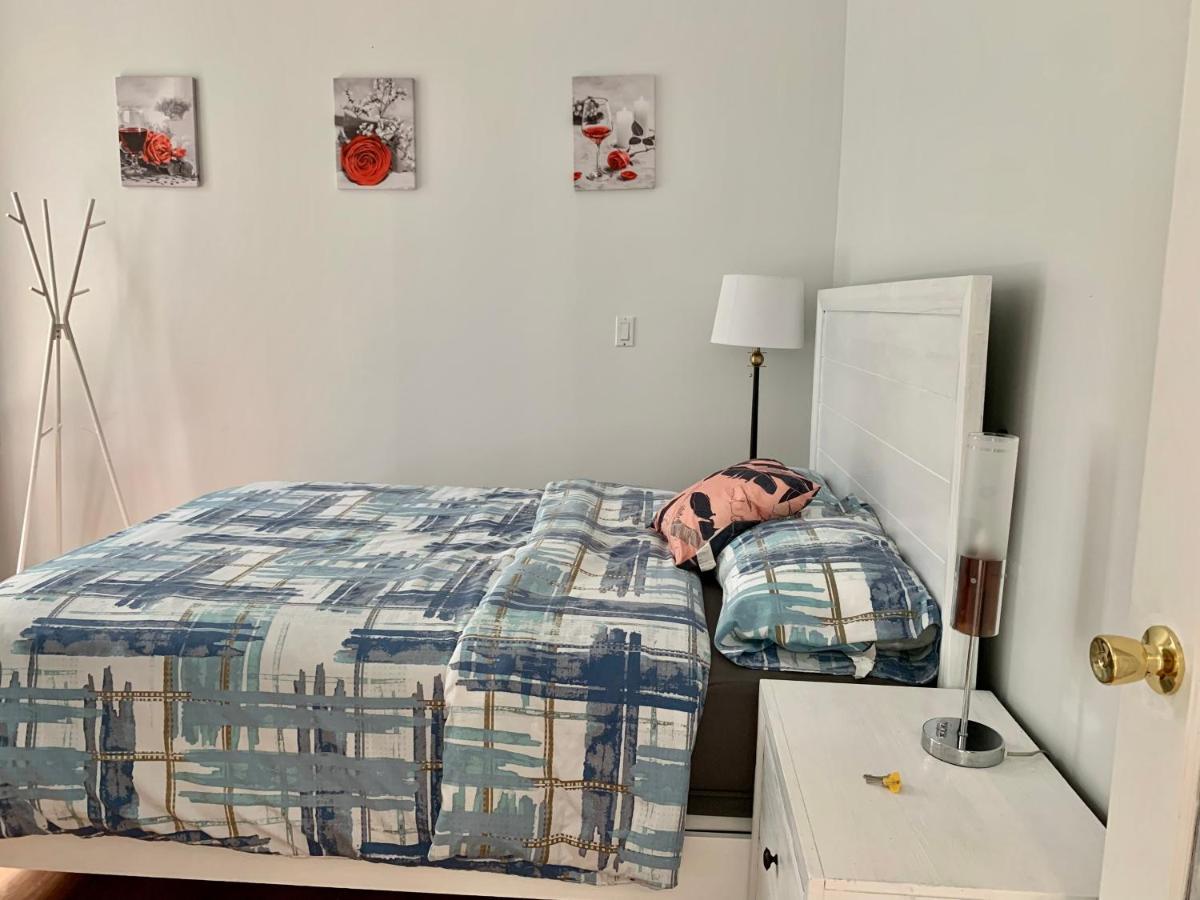 One Bedroom Queen Bed Sharing Washroom In Tiger Sweet House License## Richmond Exterior foto